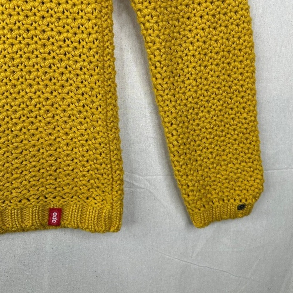 Cozy Yellow Knit Sweater - Picture 5 of 7